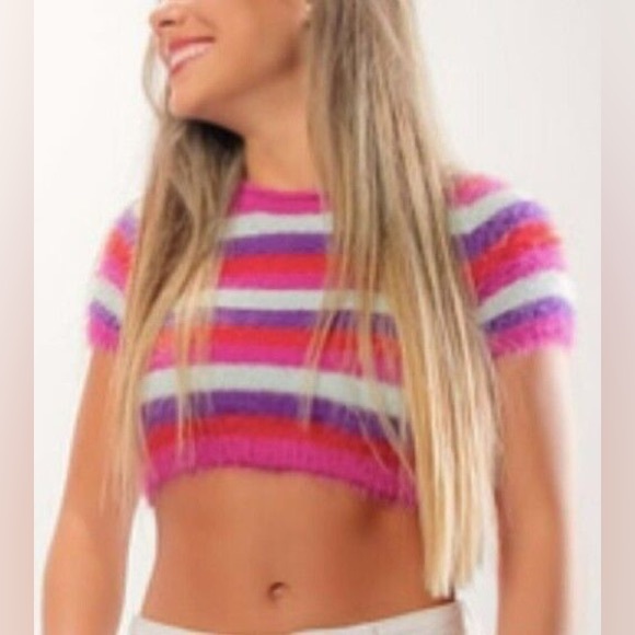 Kimchi Blue- NWOT -Striped Cropped Fuzzy  Short-Sleeve Top- Multiple Sizes - Picture 2 of 4